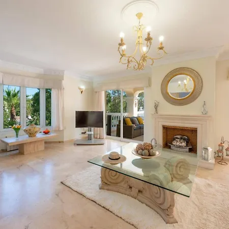 Villa La Cresta By *